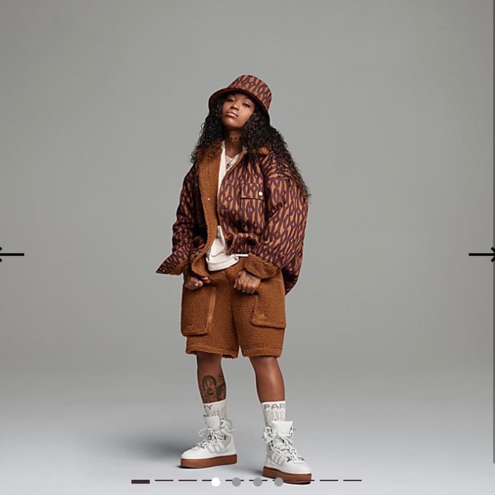 IVY PARK x ADIDAS BROWN CARGO SHORTS//SIZE MEDIUM